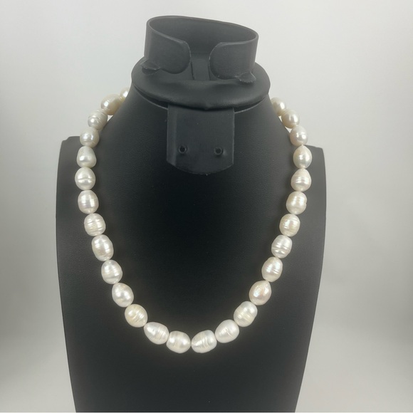 Karine Sultan pearl strand necklace - Picture 4 of 5